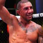 Veterano brasileiro derrota prospecto e emenda quarta vitória seguida no UFC