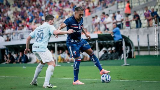 Fortaleza e Grêmio empataram em 2 a 2 neste domingo (9) na Arena Castelão