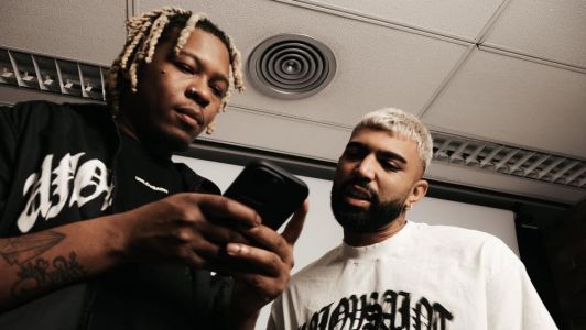 Jé Santiago e Gabigol em lançamento de coleção de roupa