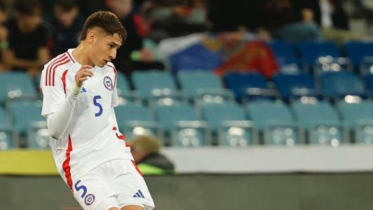 Ivan Román em jogo da Seleção Chilena