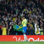Ancelotti se derrete por talento de Estêvão após grande atuação pela Seleção