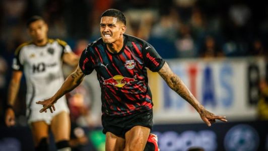 Lucas Barbosa, autor do segundo gol do Bragantino contra o Atlético