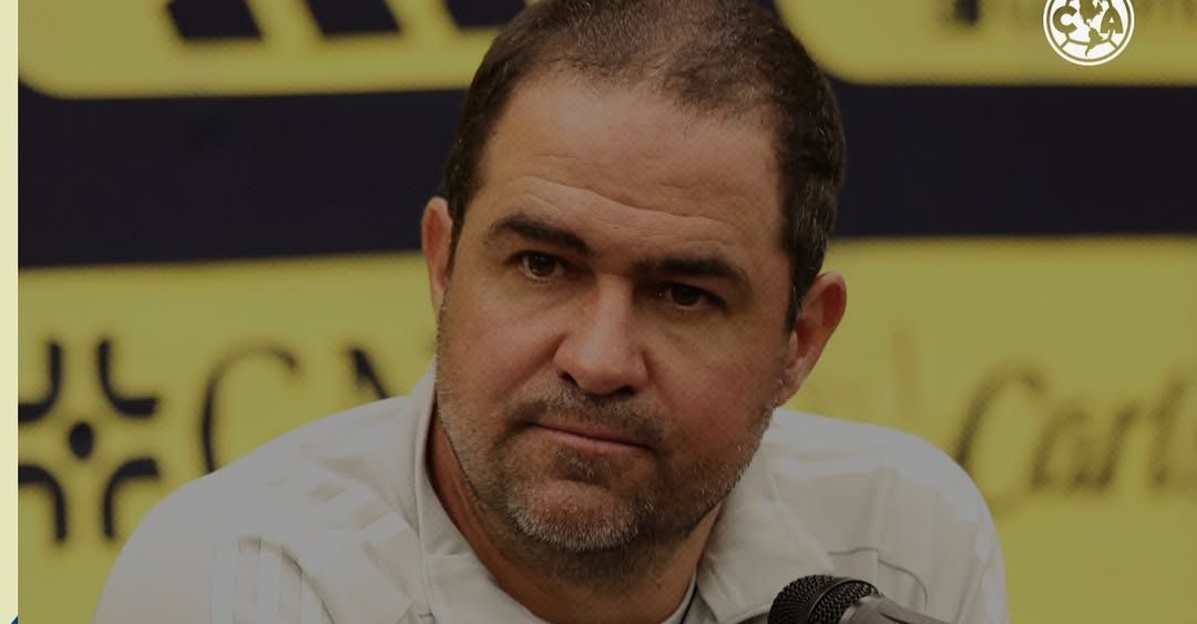 Bielsa rasga elogios a time de técnico brasileiro: 'Um dos melhores do mundo'