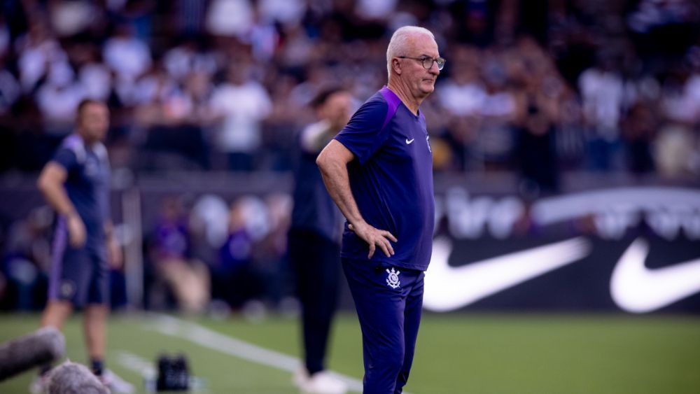 Dorival revela dificuldades no Brasileirão em meio à crise política no Corinthians