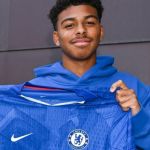 Filho de Thiago Silva assina contrato profissional com clube em que pai é ídolo