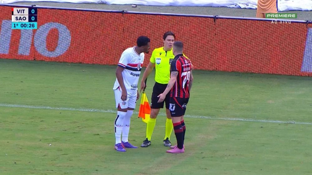 Vitória x São Paulo: jogo tem recomeço e apito inicial invalidado por motivo curioso
