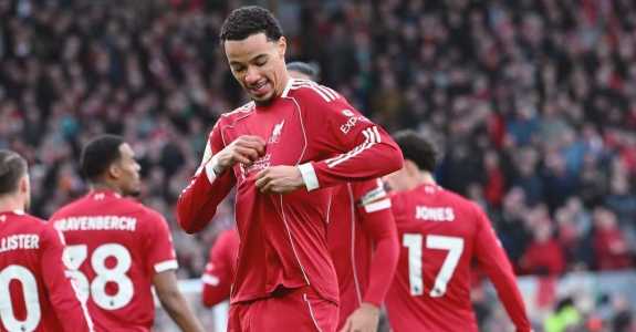 Hugo Ekitike fez os gols do Liverpool na vitória contra o Brighton