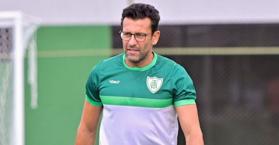 Alberto Valentim, treinador do América