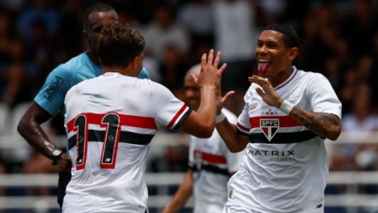 Crias do São Paulo venceram o Maruiense por 2 a 0 neste domingo (4)