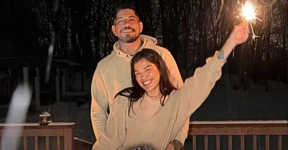 Alex Poatan e Tracy Cortez passaram juntos a festa de Ano Novo