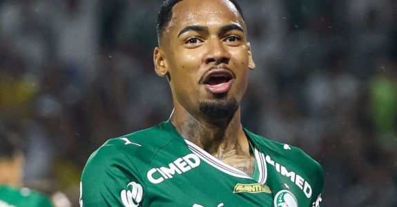 Allan, joia do Palmeiras, celebra gol contra o Santos nesta quarta-feira (14)