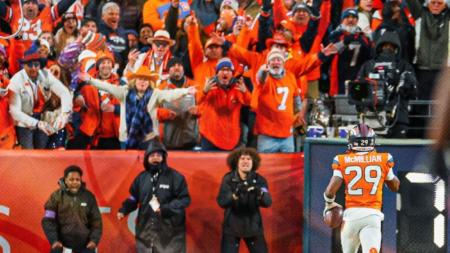 Ja'Quan McMillian teve papel crucial na vitória dos Broncos com uma interceptação na prorrogação