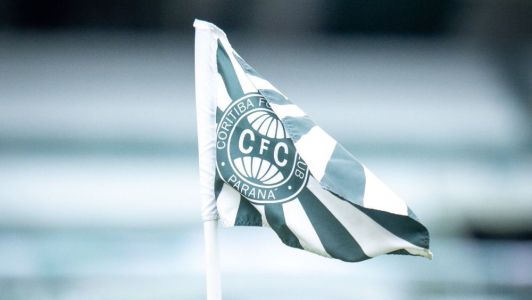 Bandeirinha do Coritiba no Couto Pereira