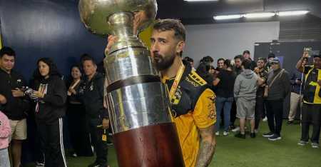 Lucas Pratto, com a camisa do Coquimbo Unido