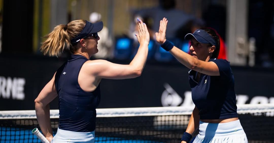Luisa Stefani e canadense despacham favoritas e avançam às semis do Australian Open