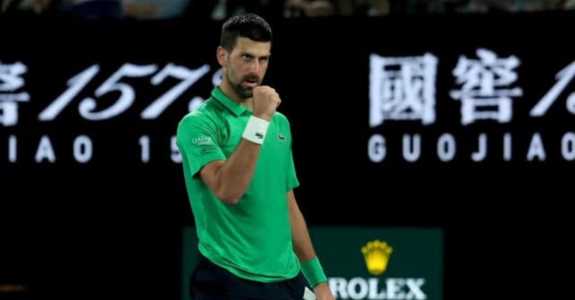 Novak Djokovic em ação na semifinal do Australian Open