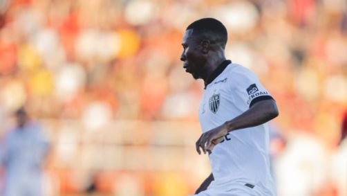 Alan Minda 'em ação' pela primeira vez pelo Atlético, contra o Pouso Alegre, pelo Mineiro
