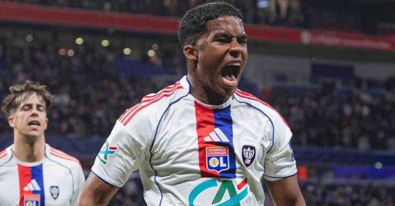 Endrick em ação pelo Lyon contra o Laval, pela Copa da França