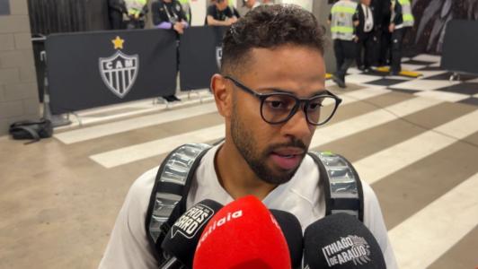 Renan Lodi ficou na bronca com a arbitragem na partida entre Atlético e Athletic