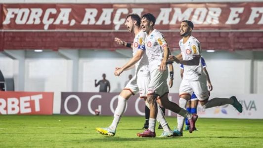 Tombense superou a URT por 3 a 1 neste sábado (7), pelo Mineiro