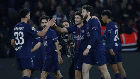 PSG goleou o Olympique de Marseille por 5 a 0 neste domingo (8)