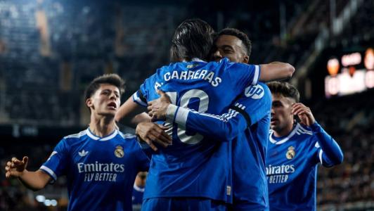 Álvaro Carreras e Kylian Mbappé marcaram os gols da vitória do Real Madrid sobre o Valencia