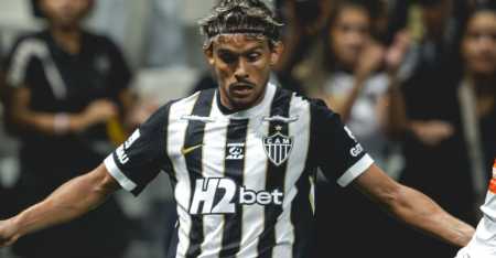Gustavo Scarpa em ação pelo Atlético