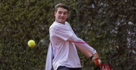 João Fonseca em ação no ATP 250 de Buenos Aires