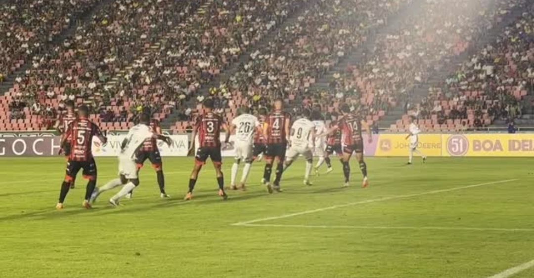 Pouso Alegre bate Uberlândia e conquista vaga inédita na semifinal do Mineiro