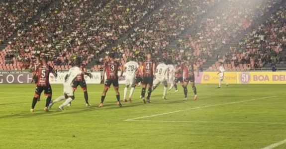 Parque do Sabiá, em Uberlândia, recebeu o jogo da última rodada do Campeonato Mineiro