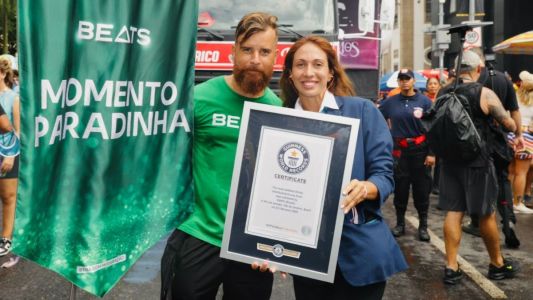 Bloco da cantora atraiu em média 700 mil pessoas para as ruas do Rio de Janeiro nesse sábado (21)