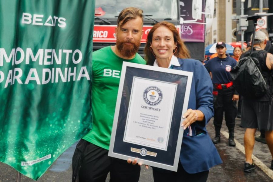 Recorde mundial: distribuição de água em Bloco da Anitta, no Rio, entra para o ‘Guinness’