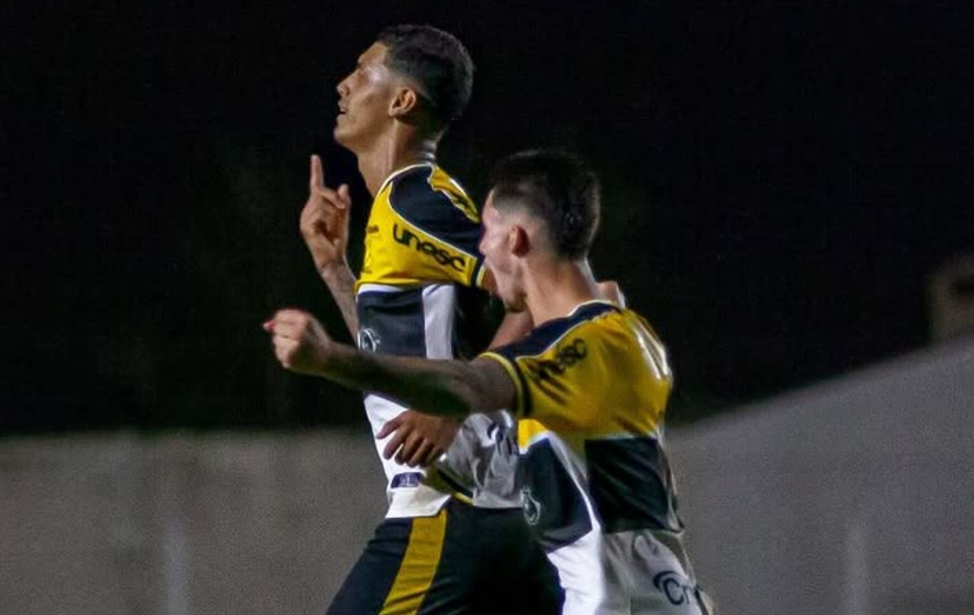 Criciúma aplica virada sobre o Botafogo e vai às quartas da Copinha