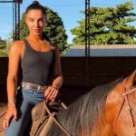 Gabriela Versiani recebe presente inusitado de Murilo Huff: 'Brilhe muito'