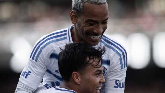 Cruzeiro superou o Botafogo no estádio Nilton Santos neste domingo (3)