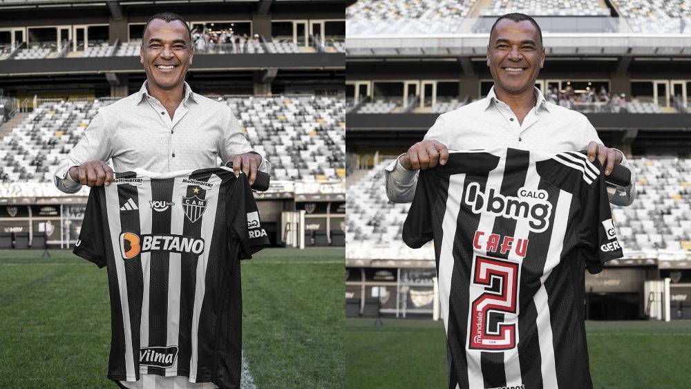 Pentacampeão com a Seleção Brasileira visita Arena MRV e recebe presente do Atlético