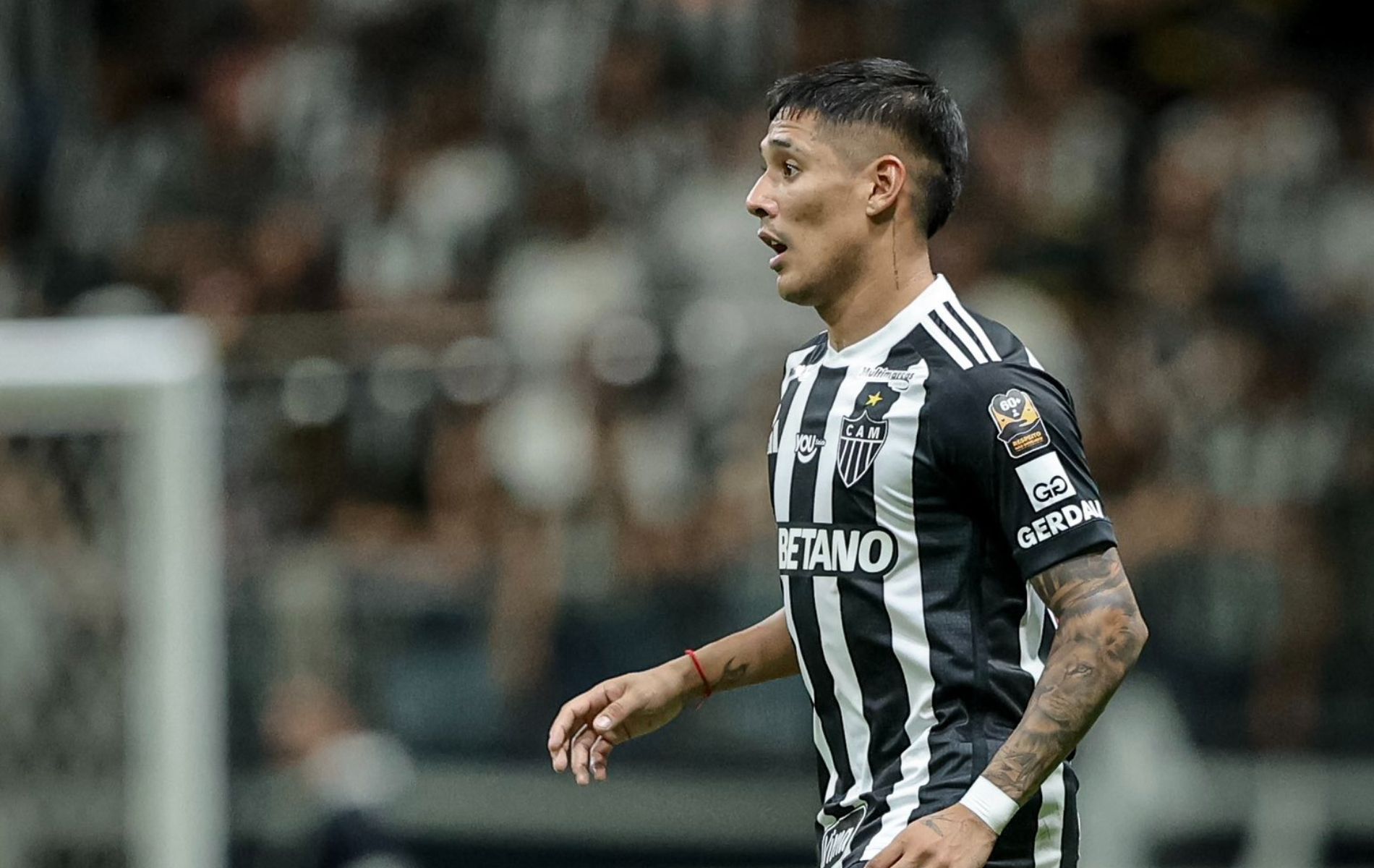 Esposa de Zaracho se manifesta após argentino deixar o Atlético rumo ao Racing