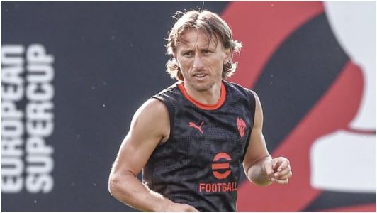 Luka Modric em seu primeiro treinamento pelo Milan
