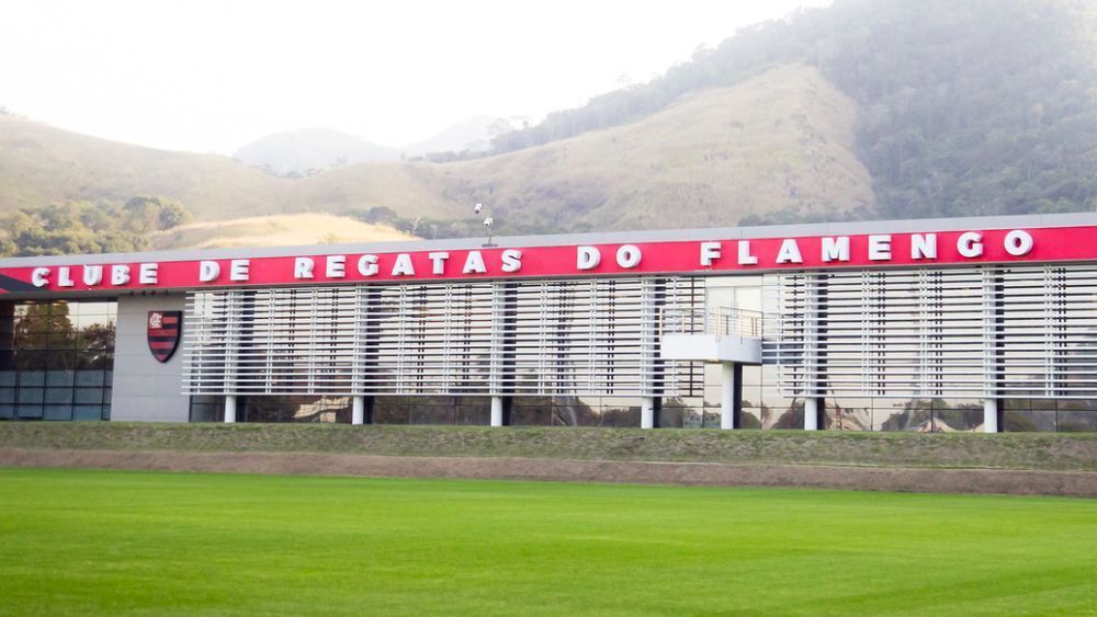 Flamengo demite médico após mensagem polêmica sobre De La Cruz