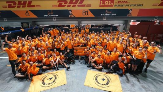 Equipe McLaren celebra título de construtores da Fórmula 1