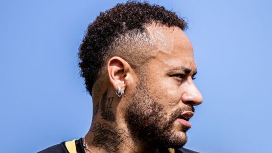 Neymar durante treino pelo Santos em 14 de maio de 2025