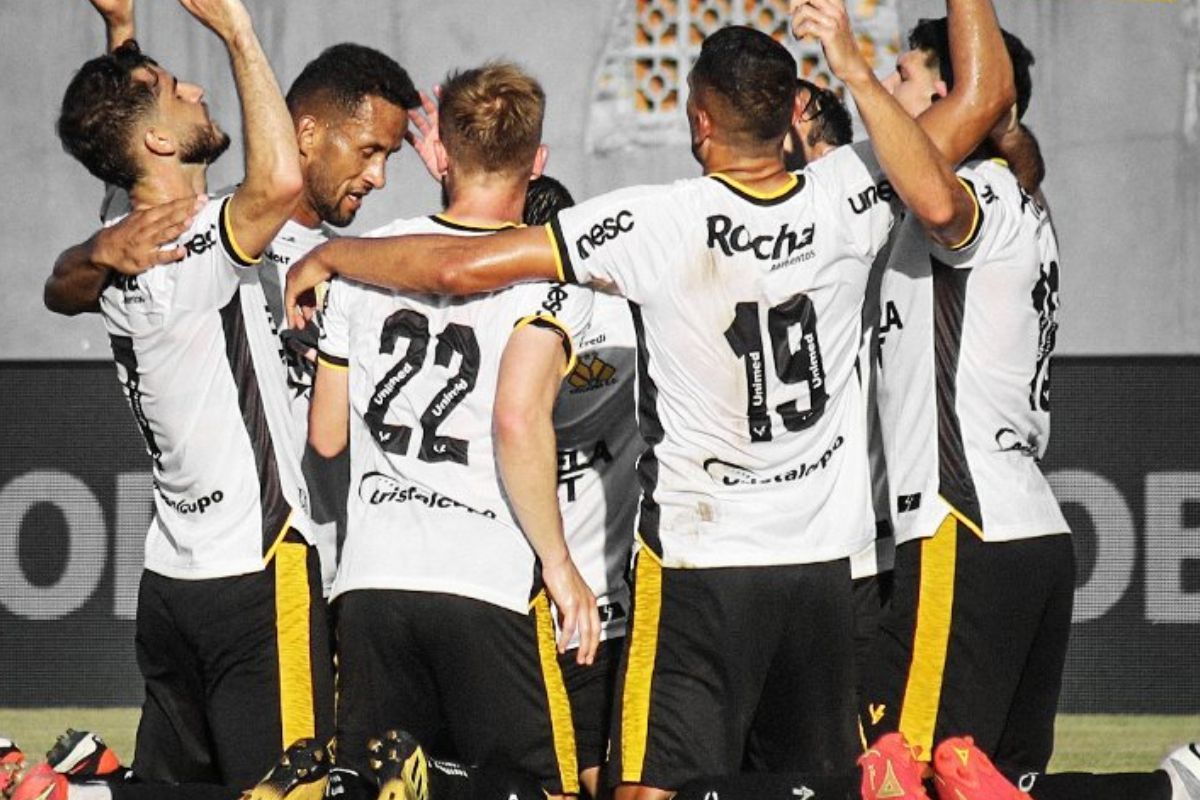 Criciúma vence Brusque e conquista vantagem na final do Campeonato Catarinense