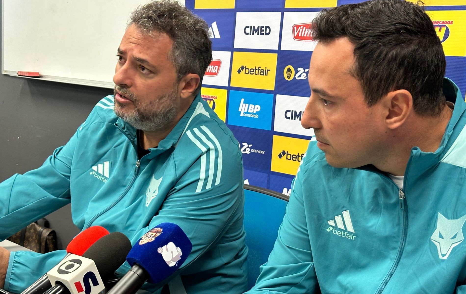 Mattos detalha bastidores da negociação entre Cruzeiro e Vélez por Valentín Gómez