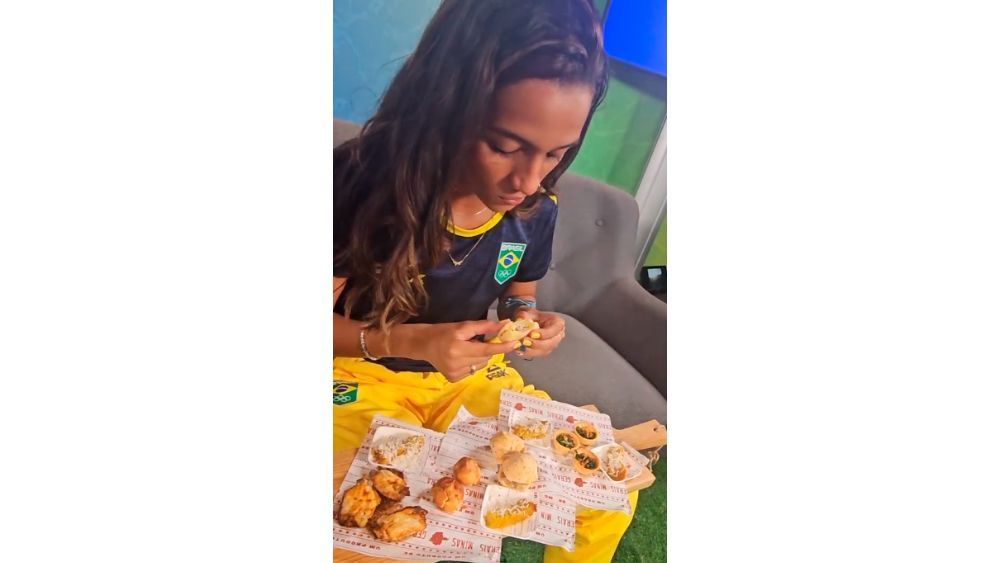 Em Paris, Rayssa Leal se derrete por comida mineira: 'Vou morar lá'