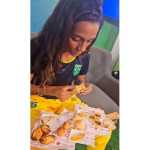Em Paris, Rayssa Leal se derrete por comida mineira: 'Vou morar lá'
