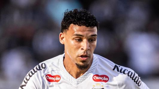 Victor Hugo em ação pelo Santos na temporada 2025