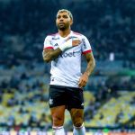 Gabigol, do Flamengo, curte festa com oitenta mulheres, diz colunista