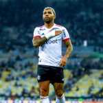 Gabigol, do Flamengo, curte festa com oitenta mulheres, diz colunista