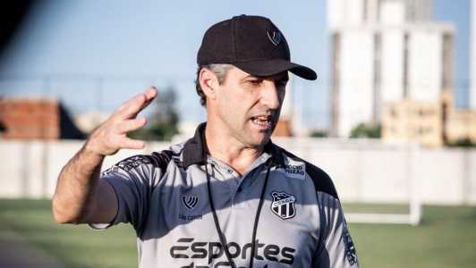 Léo Condé comanda treino do Ceará