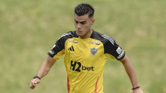 Fausto Vera em ação durante treino do Atlético na Cidade do Galo
